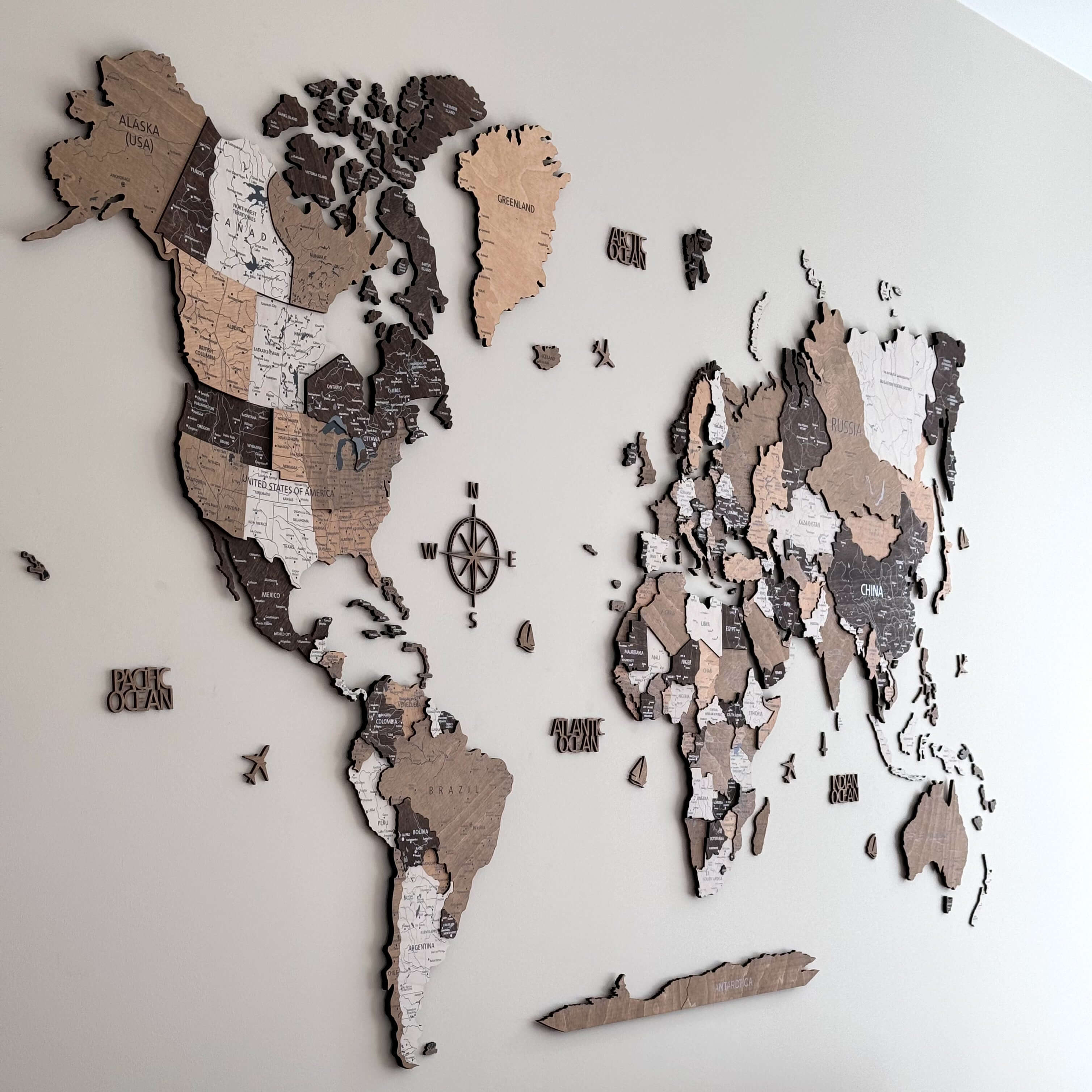 Drewniana Mapa Świata 3D “Light Brown”
