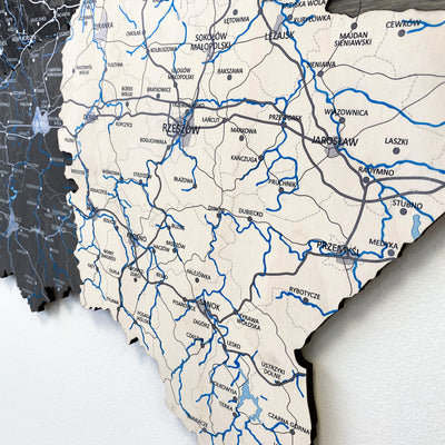 3D drewniana mapa Polski Monochrome z widokiem na detale i drogi w regionie Rzeszów