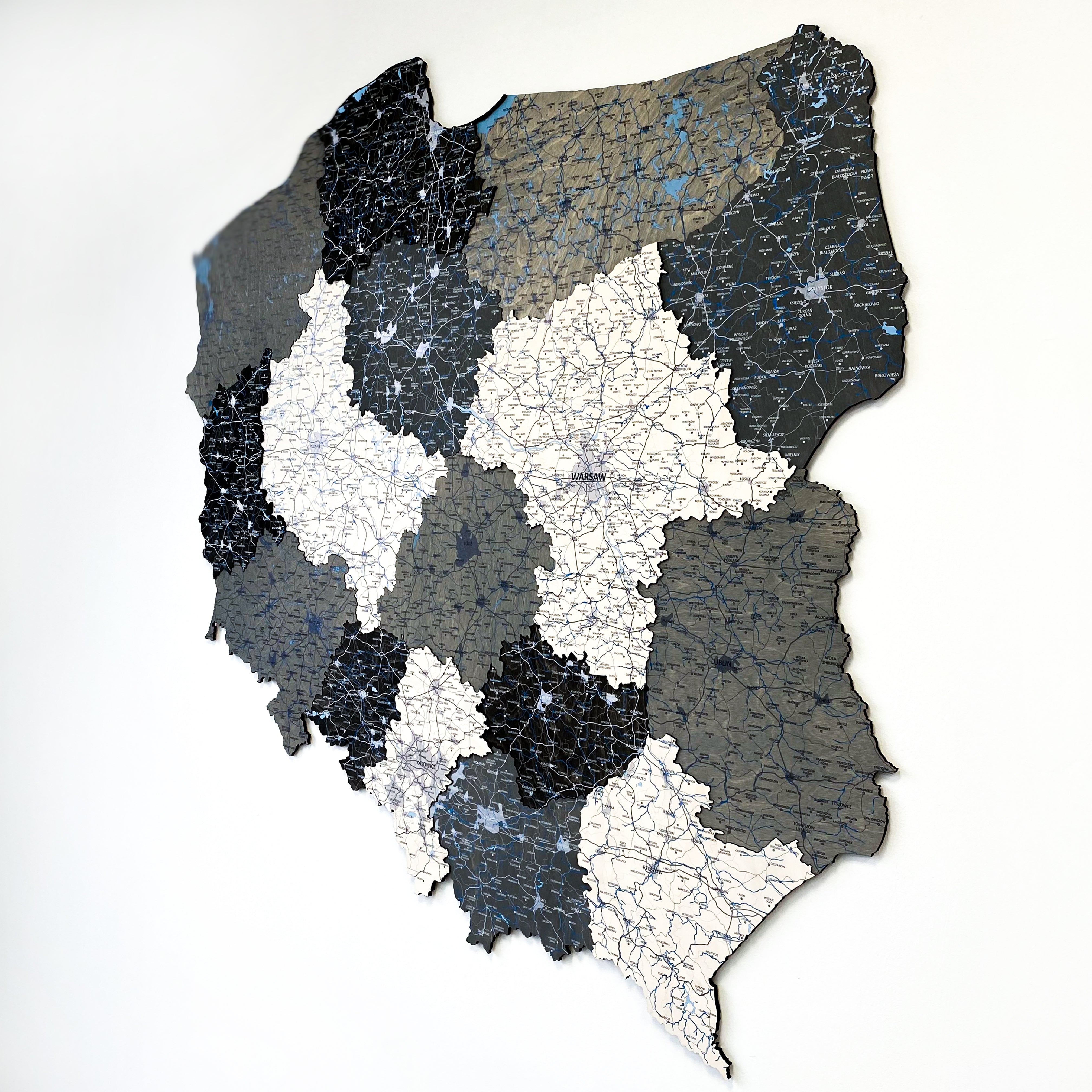 3D drewniana mapa Polski Monochrome - dekoracja ścienna w kolorach monochromatycznych, efekt przestrzeni.